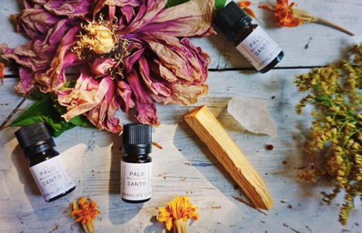 ADD ESSENTIAL OILS TO YOUR DAILY SCHEDULE TO CREATE A REFRESHING ROUTINE!