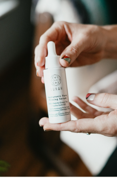 Why Your Skin Is Still Dry Even If You Use Oils