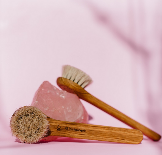  how to do dry facial brush and wet facial brush 