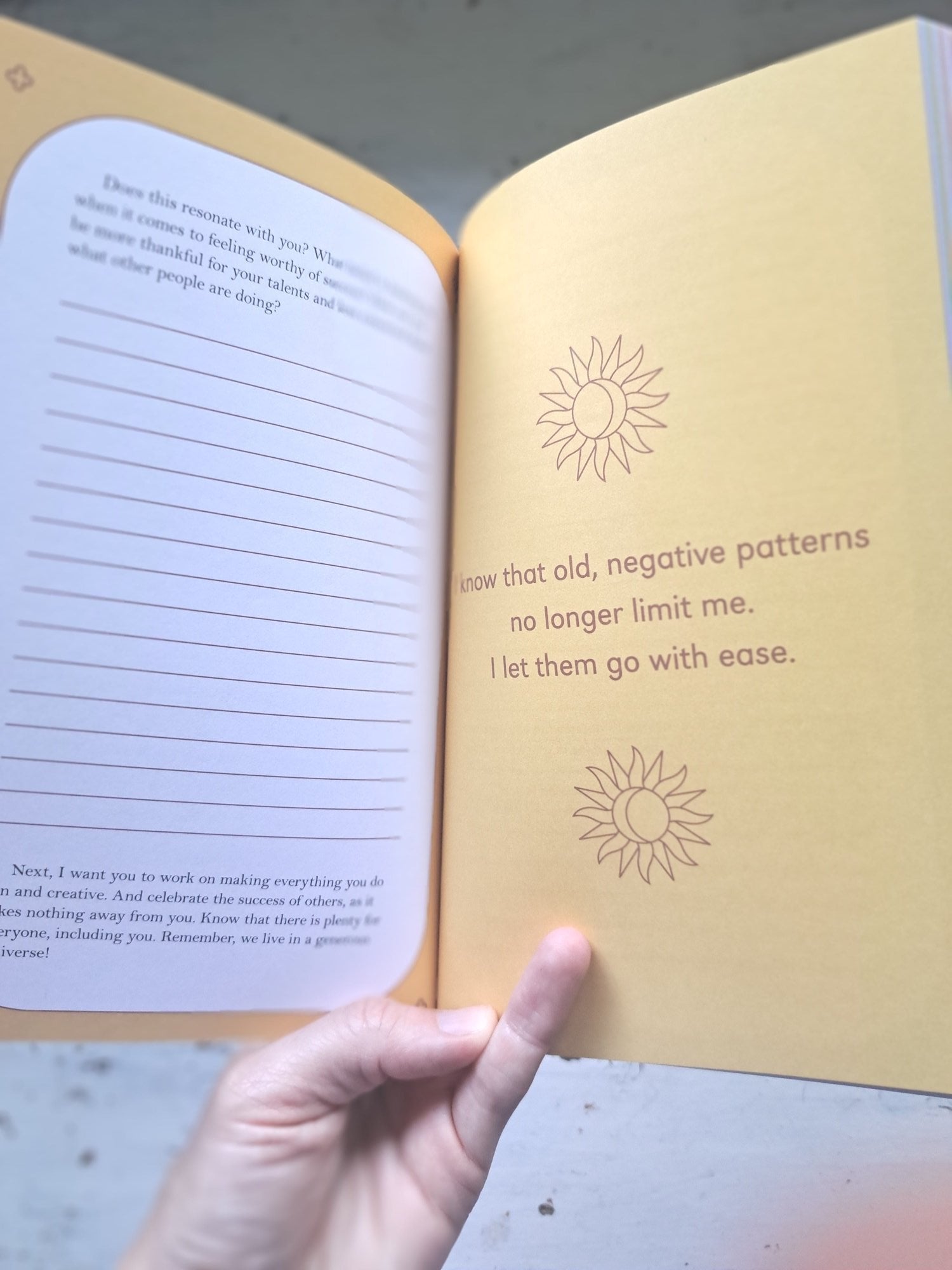 The Gift of Gratitude: A Guided Journal for Counting Your Blessings [Book]